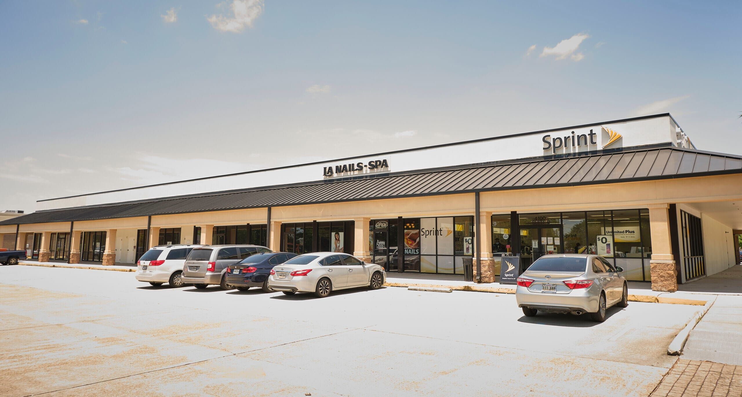 Algiers Plaza 15,000 SF vacant strip center -N3 Real Estate